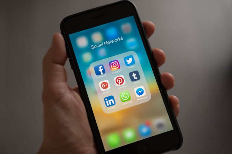 Propriété intellectuelle et réseaux sociaux : quels risques pour les marques ?