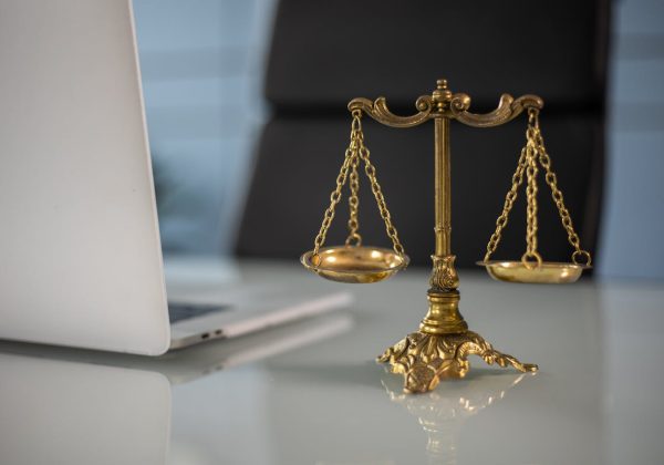Avocat pour une OQTF : ce que vous devez savoir