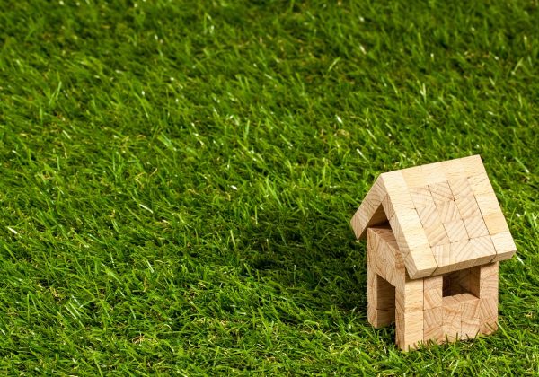 Acheter un terrain en lotissement vs isolé : avantages/inconvénients