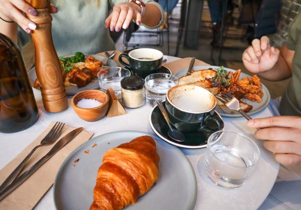 Brunch : du repas mondain à la tendance culinaire mondiale