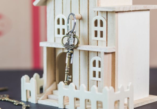Le bois et sa résistance au feu dans une maison