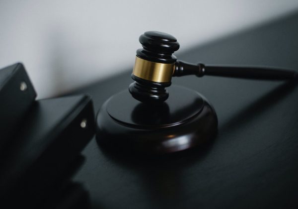 Saisine du tribunal ou médiation, que choisir pour régler un conflit commercial ?